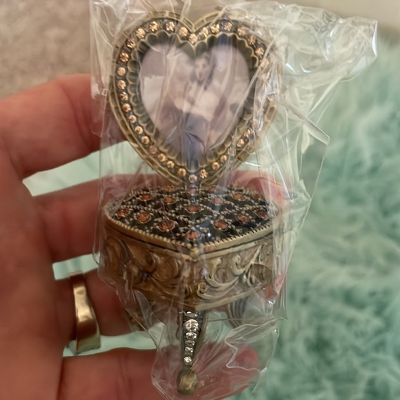 Set of 3 OKER rhinestone picture frame mini chairs - Picture 9 of 16